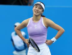 全运会网球：王蔷次盘退赛送袁悦进八强 张之臻王欣瑜抢七险胜