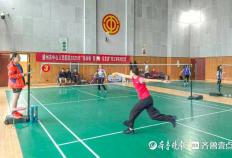 滕州市中心人民医院举办职工羽毛球比赛