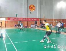 滕州市中心人民医院举办职工羽毛球比赛