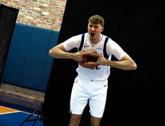 独行侠新秀库珀-弗拉格：争取年度最佳新秀，尊崇乔丹