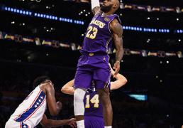 恩比德复出！湖人终结对手连胜！詹姆斯末节10分、暴扣杀死比赛！