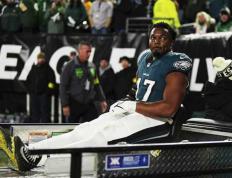 NFL球员常见伤害揭秘：扭伤、拉伤与韧带撕裂的背后故事