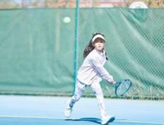 “炎黄杯”青少年网球积分 排名赛总决赛在郑挥拍