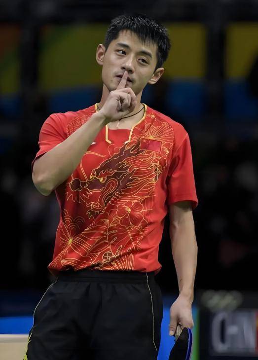 张继科谈羽毛球和乒乓球的区别，直言被羽毛球的价格吓一跳！