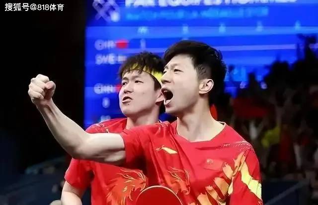 有前途!王楚钦看到马龙比赛暂停没水喝,马上跑去给龙队拿了一瓶水