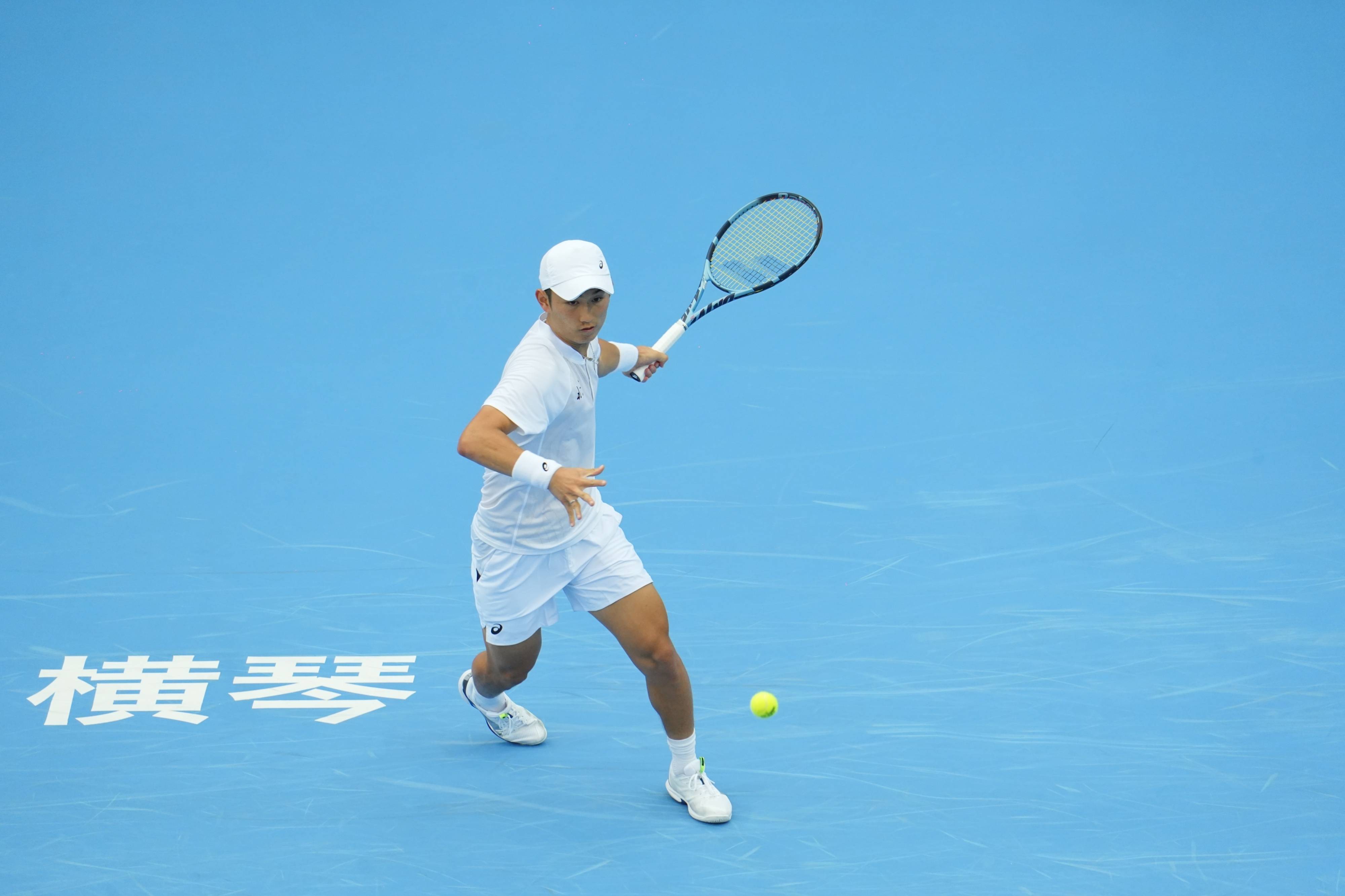 北京(jīng)队上縯(yǎn)“抢十”逆(nì)转，险胜江苏队獲(huò)網(wǎng)球男子團(tuán)躰(tǐ)冠軍(jūn)